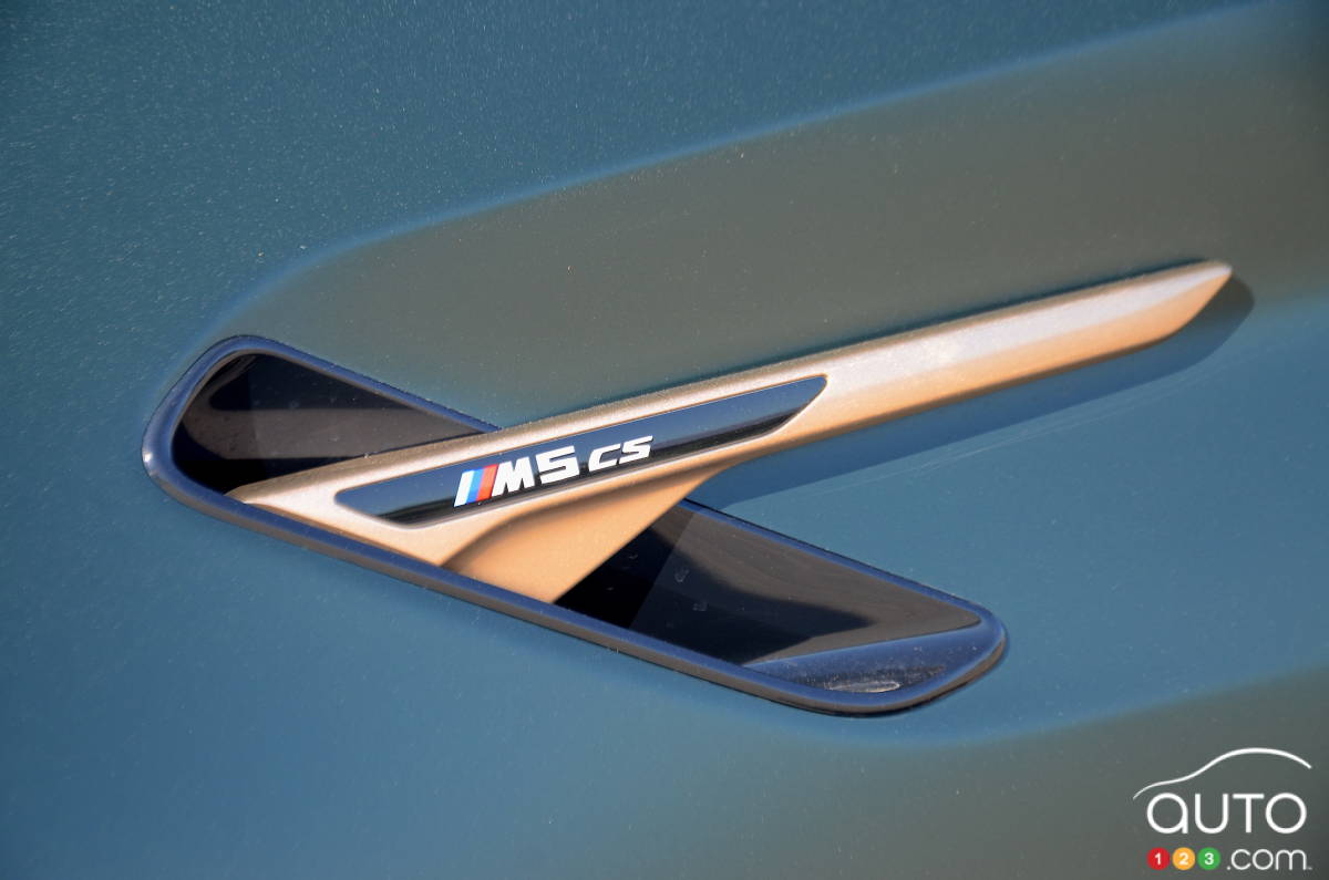 BMW M5 CS 2022, poignet de porte